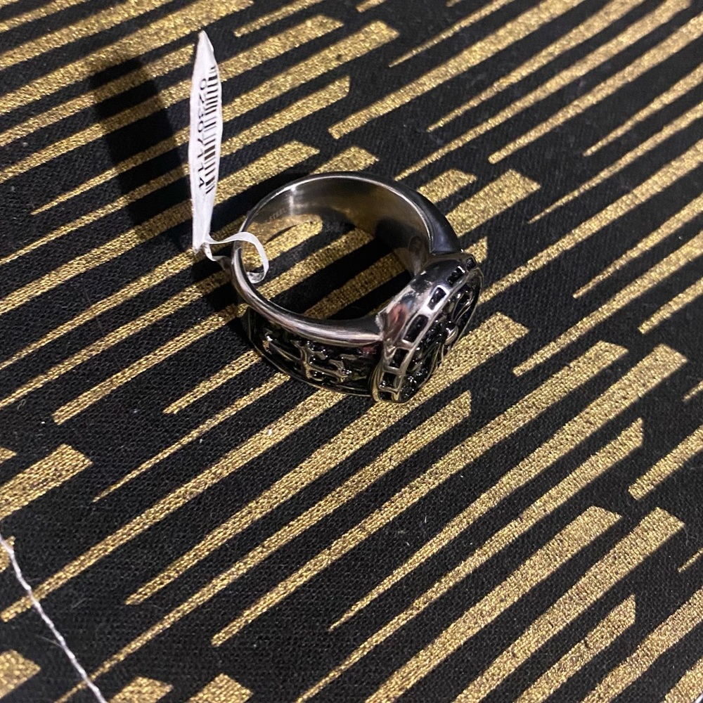 STAINLESS STEEL SILVER & BLACK CROSS OVAL RING - Picture 11 of 12